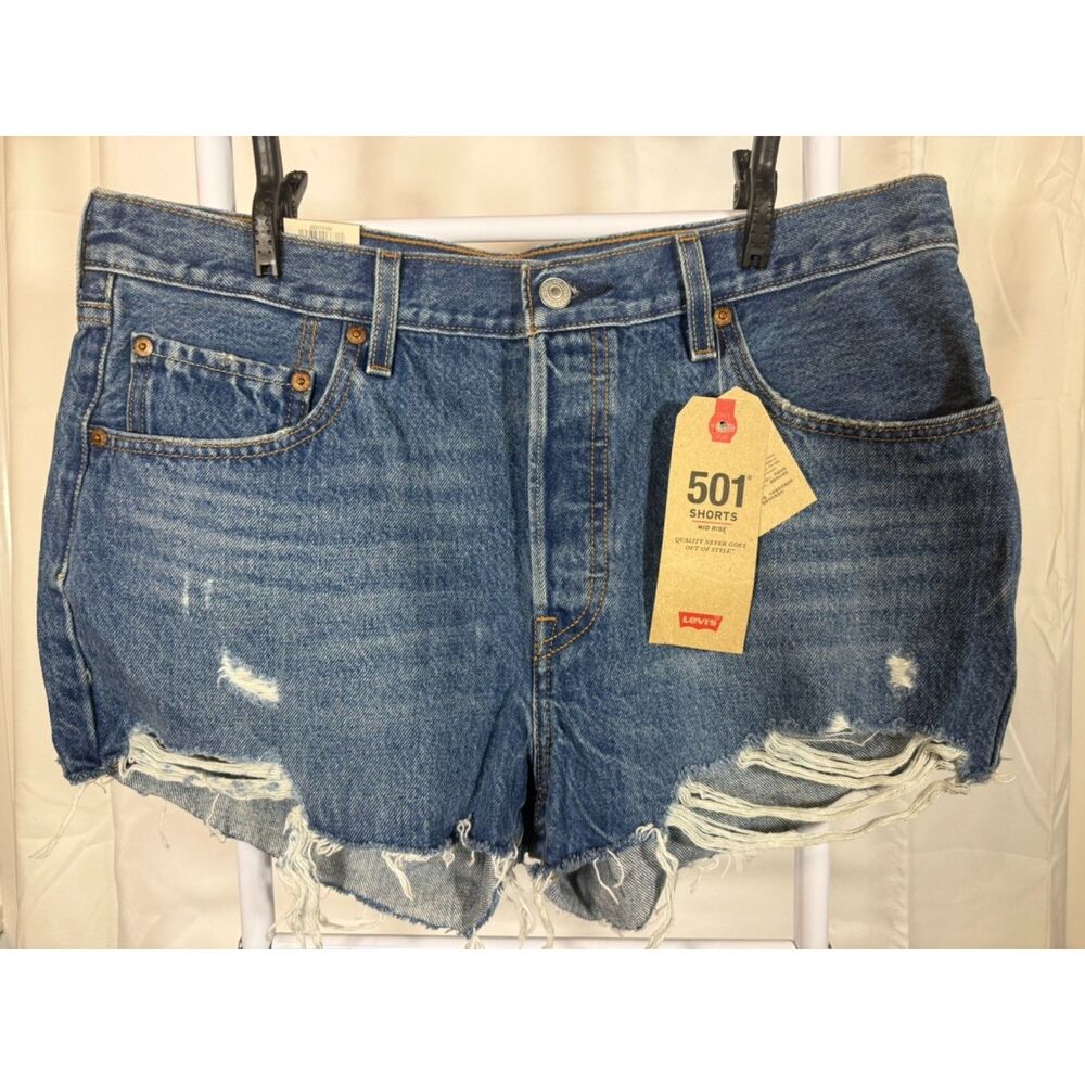 Levi’s 501 Women’s Denim Shorts Size 31 NWT Distressed Frayed Hem